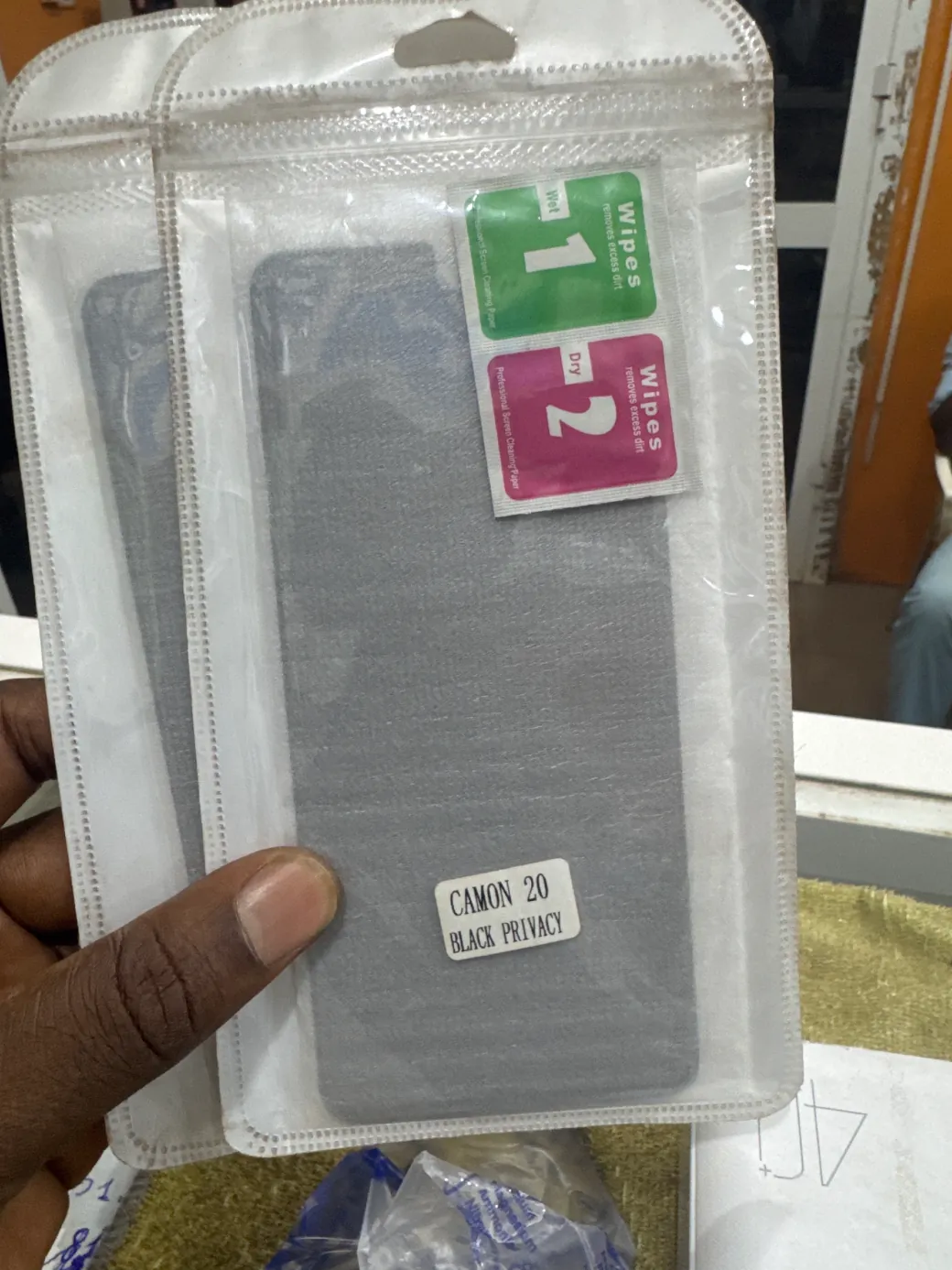 Verre trempé fumé Tecno Camon 20 preview 1
