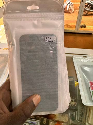 Verre trempé fumé iPhone 15