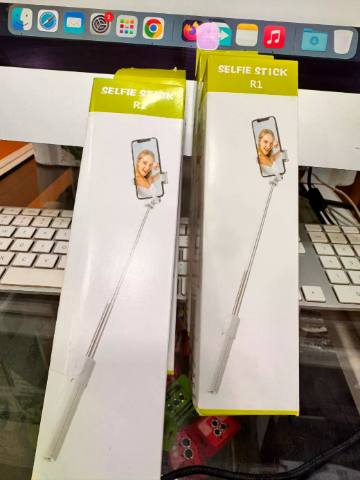Selfi stick R1