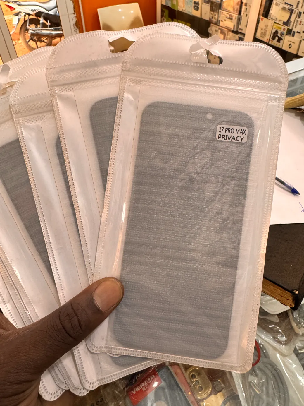 Verre trempé fumé iPhone 17 Pro Max preview 1