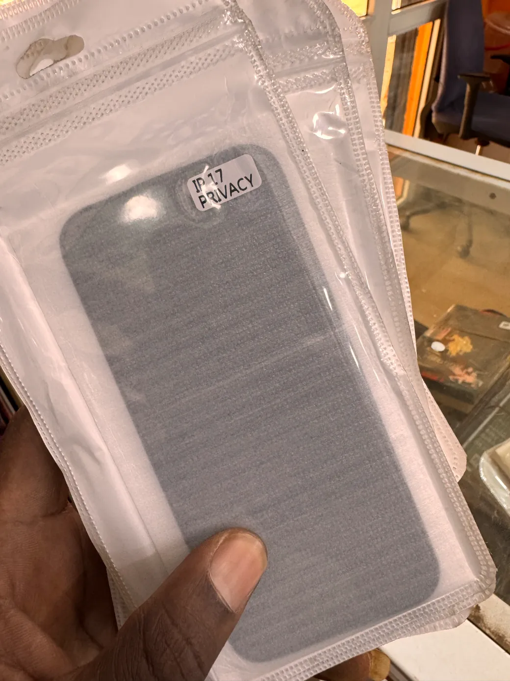 Verre trempé fumé iPhone 17 / 17 Pro preview 1