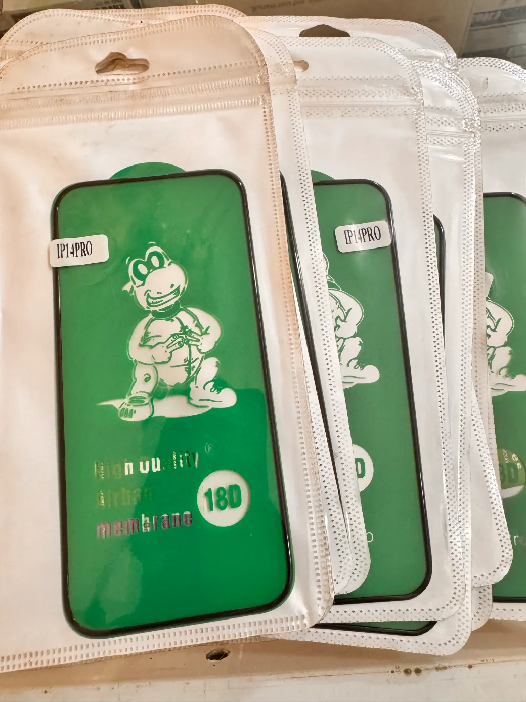 Verre trempé bombé iPhone 14 Pro preview 1