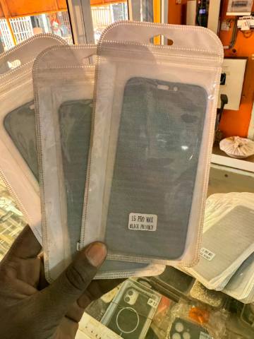 Verre trempé fumé iPhone 15 Pro Max